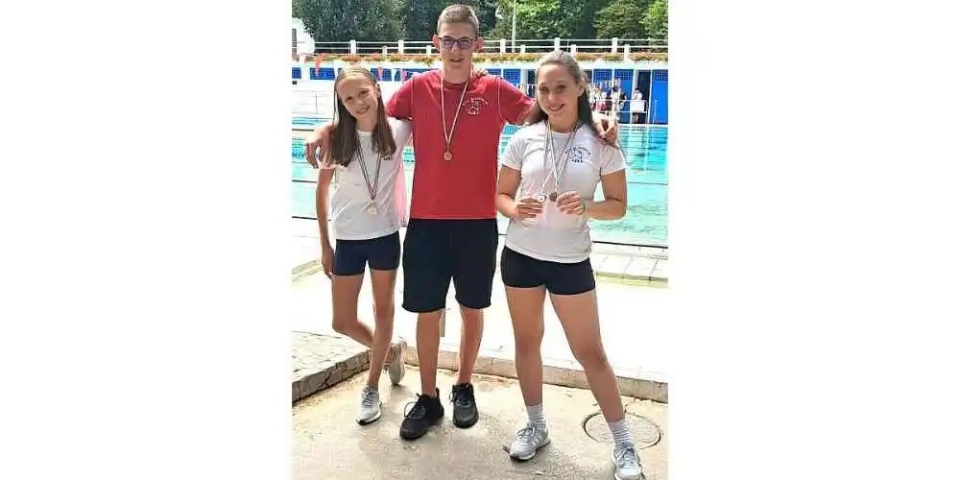 Esztergomban is érmekkel gazdagodtak a Rája’94 Úszó Klub versenyzői