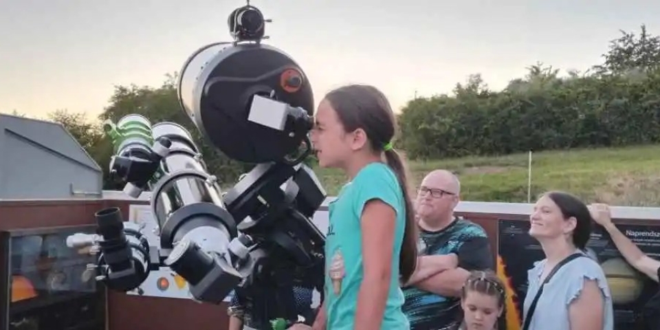 A Merkúrt is sikerült megfigyelni az ajkai Astrokertben – csaknem éjfélig tartott a csillagászati bemutató