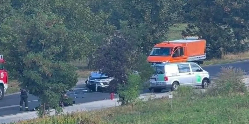 Két jármű karambolozott Ajka és Ajkarendek között, teljes az útlezárás